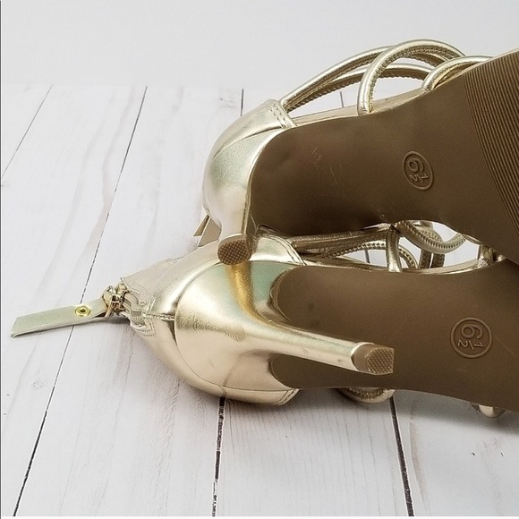 🆕 wot Metallic Gold Strappy 3.5” heel sandal - Picture 3 of 5